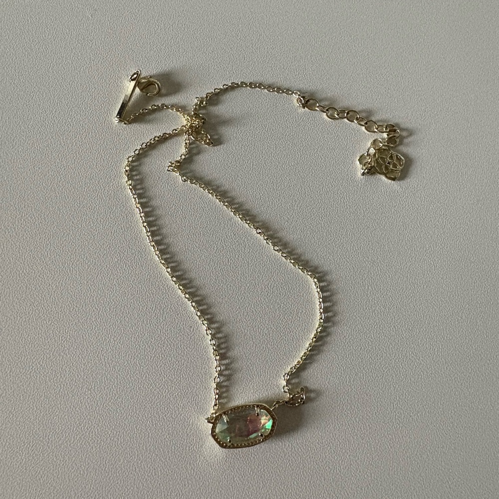 Elisa Kendra Scott necklace